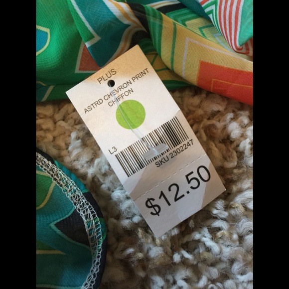 Chevron sheer top NWT - Picture 3 of 3